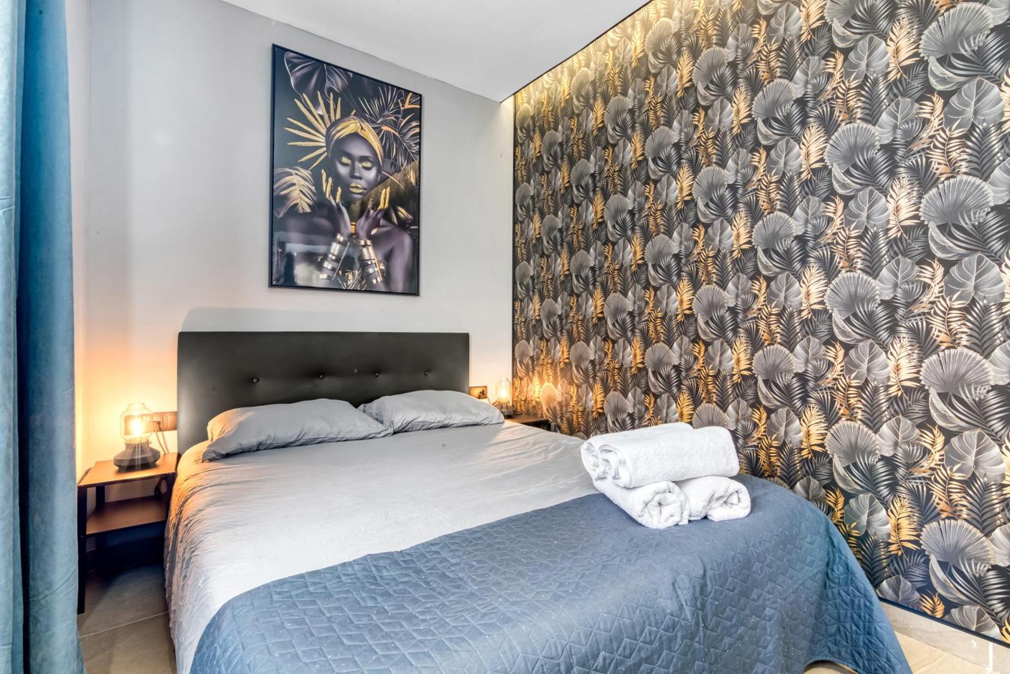 City Scape Suites Valenza Esterno foto