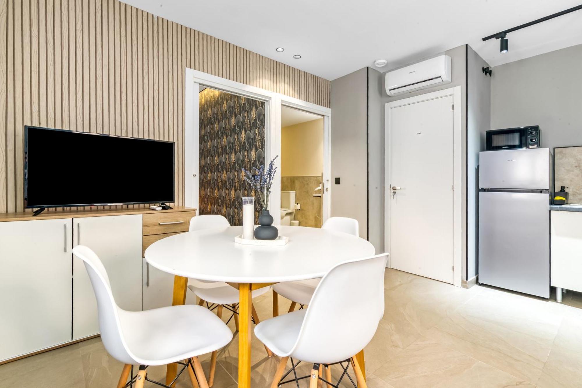 City Scape Suites Valenza Esterno foto