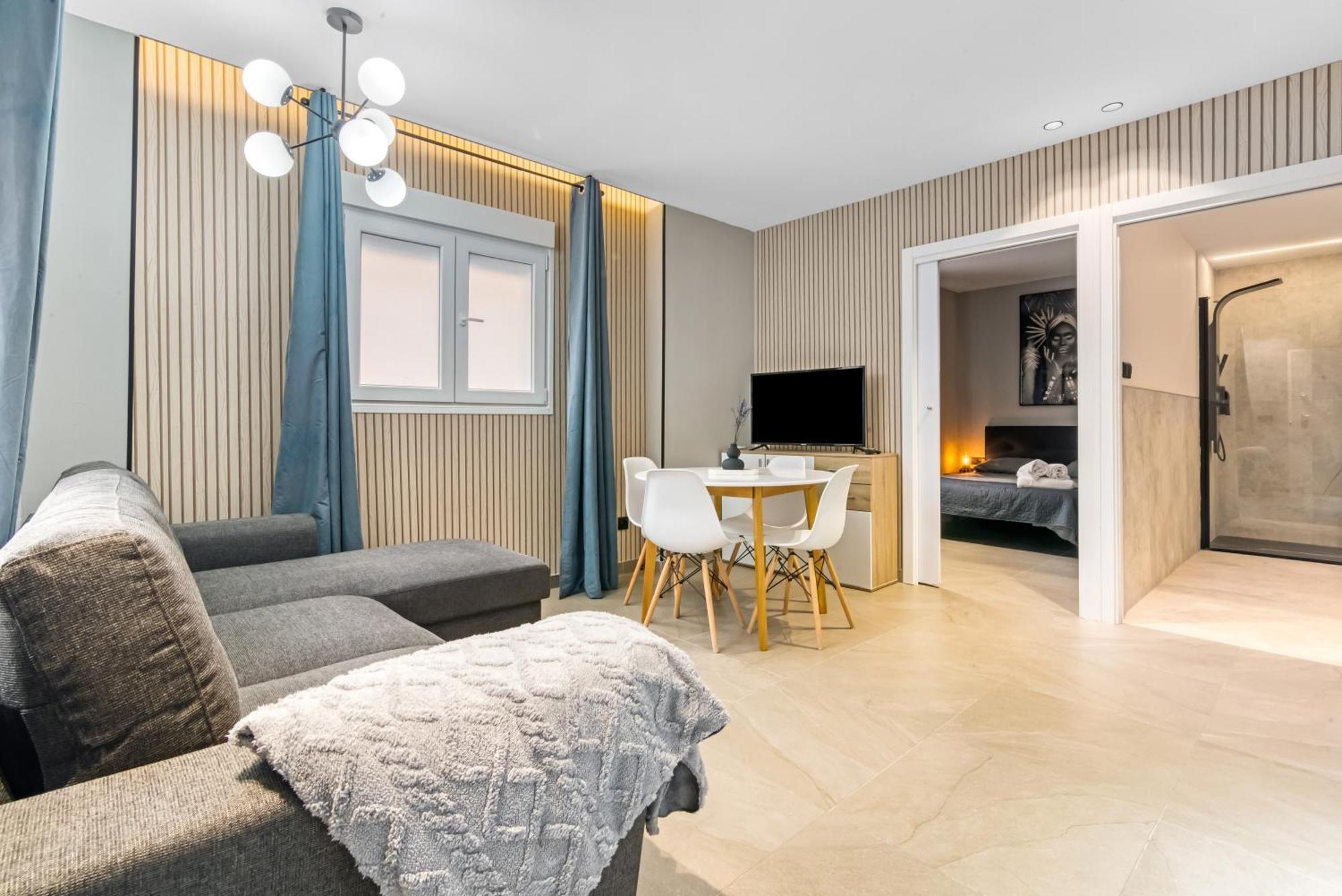City Scape Suites Valenza Esterno foto