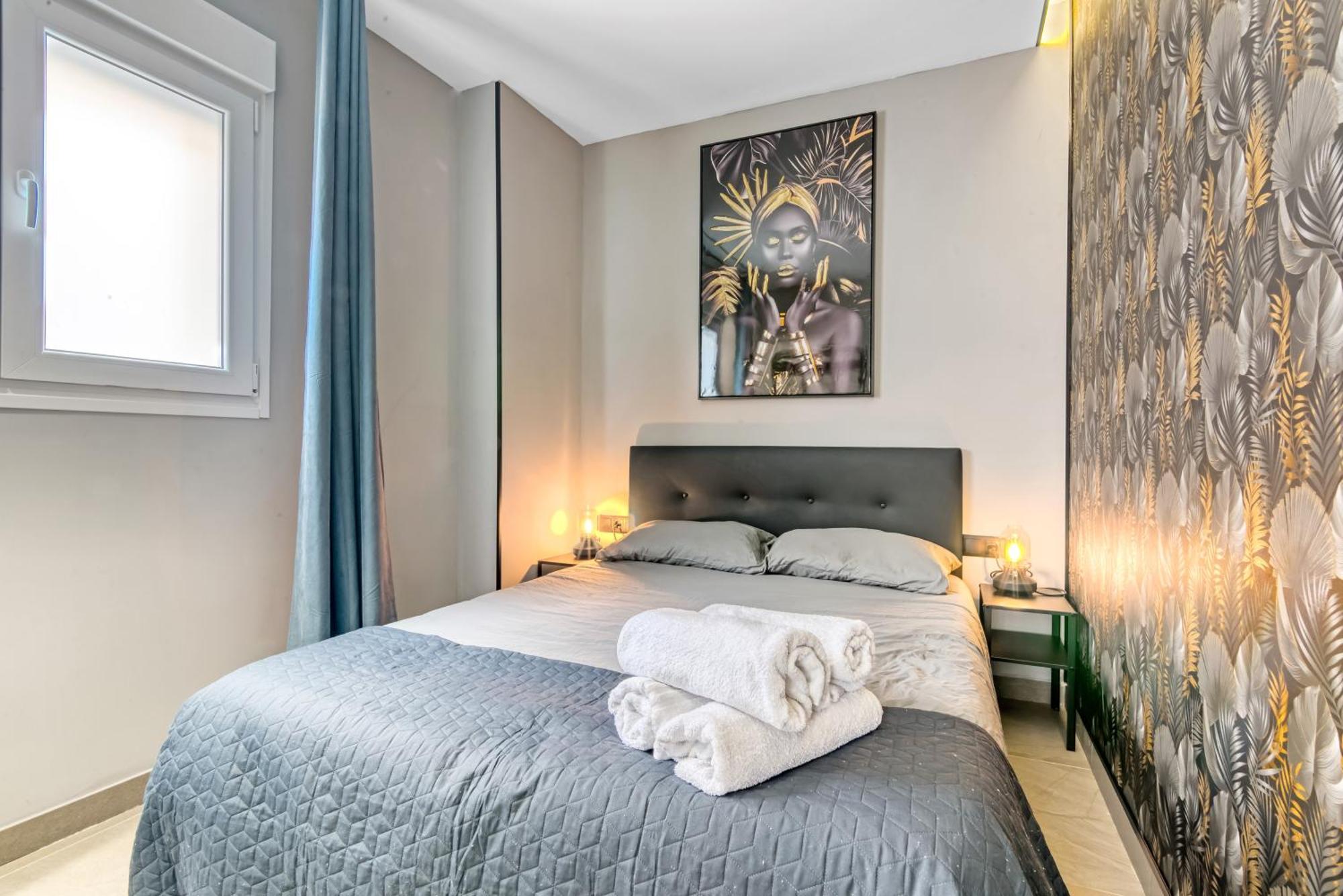 City Scape Suites Valenza Esterno foto
