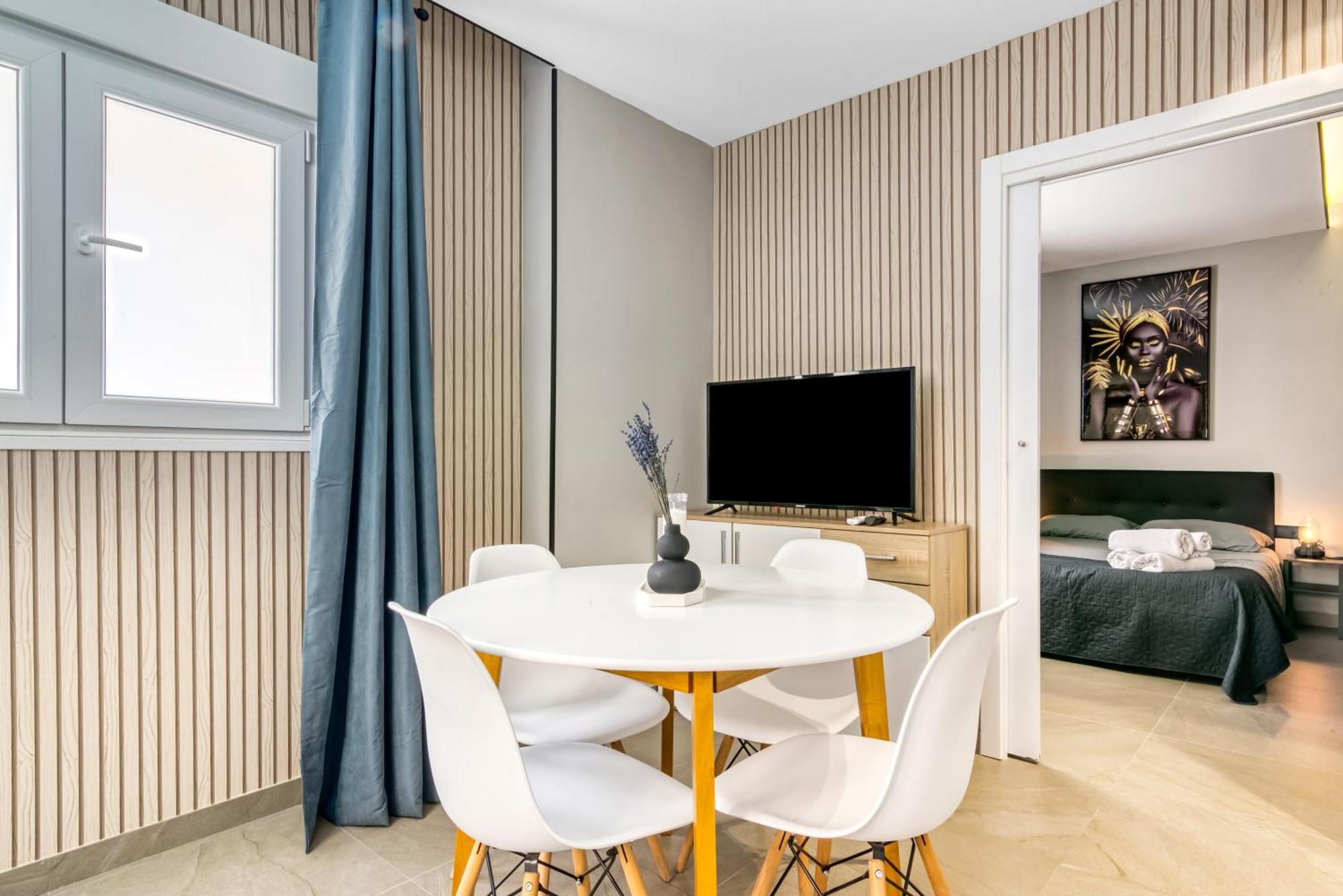 City Scape Suites Valenza Esterno foto